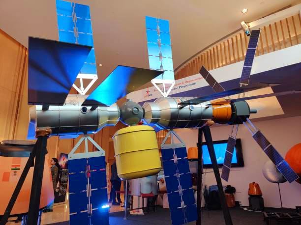 NewsIADN's tweet photo. #ISRO has signed an agreement with the Department of Biotechnology (DBT) to design &amp; conduct experiments on Bharatiya Antariksh Station (BAS). https://t.co/u1NWaES0ZF