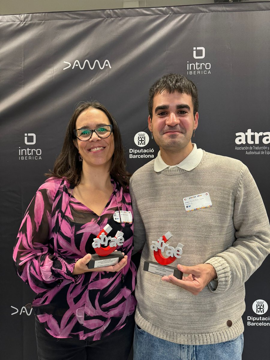 🥳 Queremos dar os parabéns as todas as gañadoras dos #XIIPremiosATRAE da <a href="/ATRAE_ORG/">ATRAE</a>!

🏆 E en especial a dúas socias da casa que acaban de ser galardoadas:

➡️ Ana M. Fernández á mellor tradución para subtítulos en galego

➡️ Manuel Arca á mellor tradución para dobraxe en galego