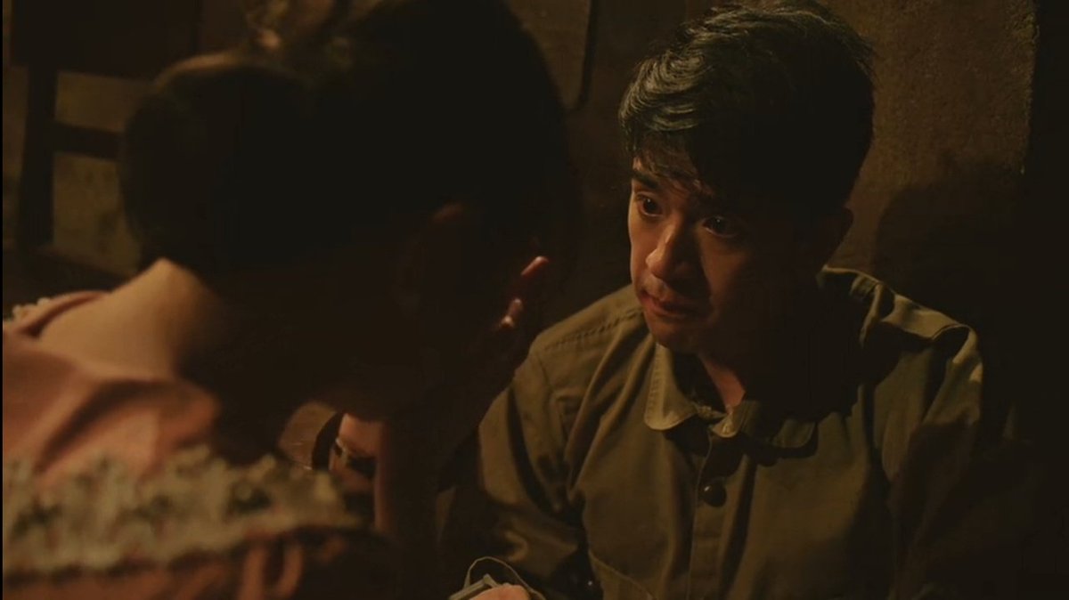thesalamisim's tweet photo. “Napakahirap naman. Napakalaking pader ang namamagitan sa atin.”

for someone as loyal as hiroshi, i expected this from him lalo na mahalaga para sa kanila ang ideals nila as a soldier. and ye, ang laking pader nga ang namamagitan sa kanila.

#PulangArawEp67
#PulangArawOnNetflix https://t.co/9ytNm0GOfx