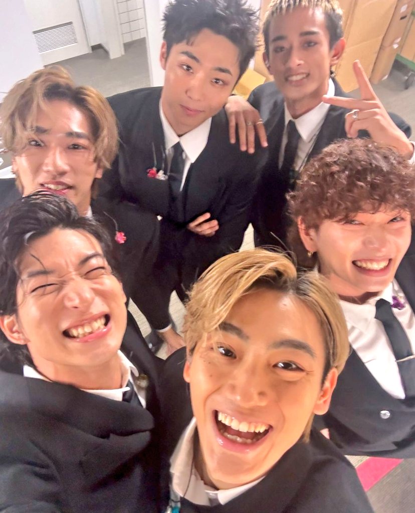 AKIRAWATWING's tweet image. 時間があれば必ず立寄って手を合わせてる
＂︎︎WATWINGとWATWINGの周りの全ての人が健康で笑顔に包まれる毎日であります様に＂︎︎

ツアーファイナルまで全力で駆け抜けて！！
#WATWING ʕ•̫͡•ʕ*̫͡*ʕ•͓͡•ʔ-̫͡-ʕ•̫͡•ʔ*̫͡*ʔ
#GetEmBack 

[ 芸能浅間神社 ]