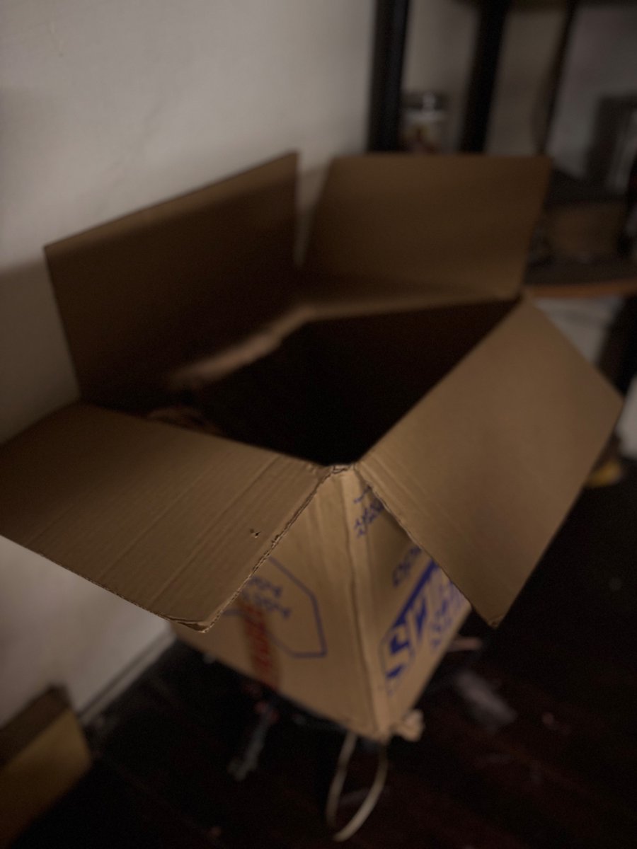 AMauszz's tweet photo. Package boxes: perfect for storage, organization, and crafts. Don’t throw it away, repurpose creatively. #GED104GoesZeroWaste https://t.co/OBOqbRVqrh