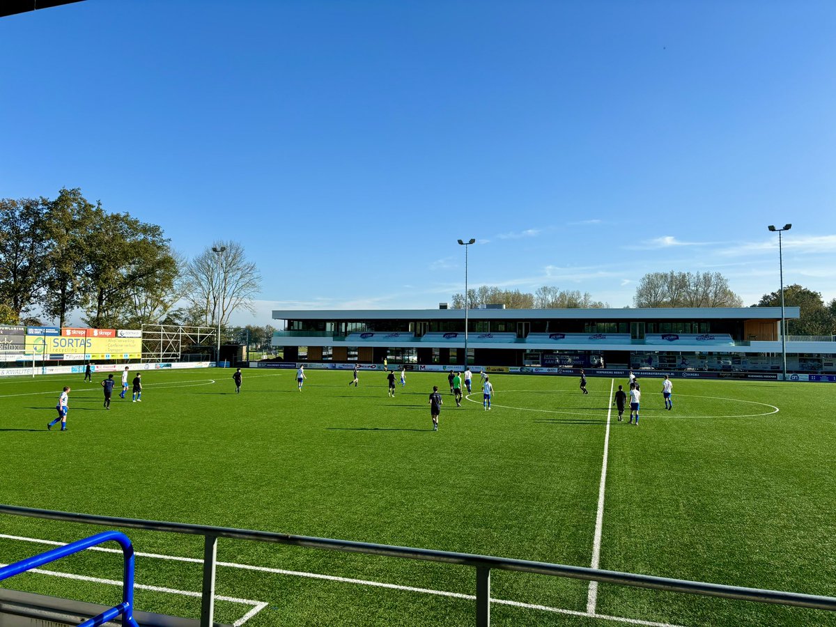 Mooie 2-0 overwinning van <a href="/SVURK/">Sportvereniging Urk</a> JO17-4 tegen <a href="/scemmeloord/">SC Emmeloord</a> Jo17-2