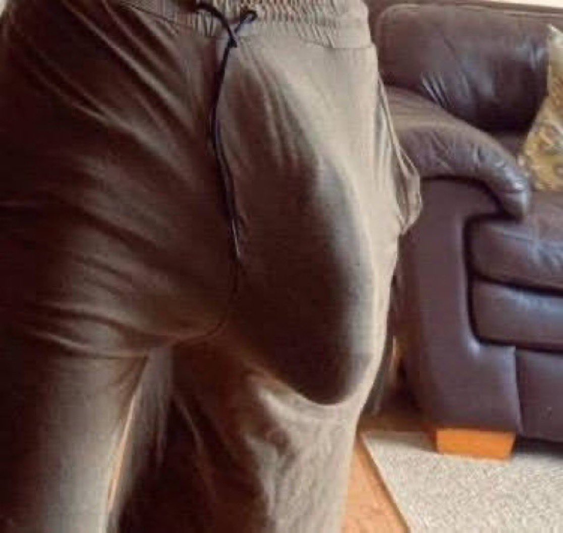 He’ll never say it, but. . .

The Reaper definitely needs a break. . .

#owrp | #ow2rp | #overwatchrp | #overwatch2rp | #lewdrp