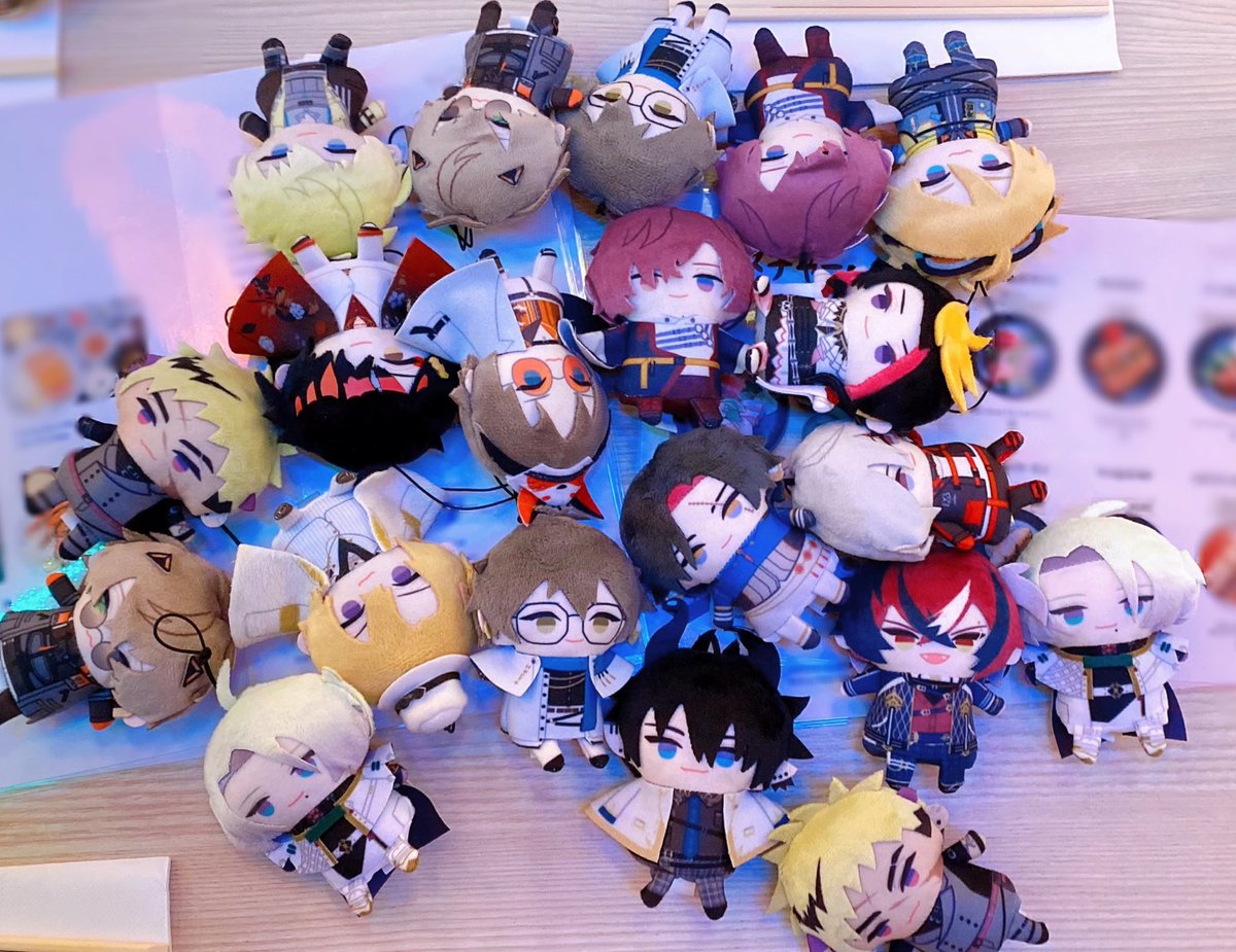 sharlottcos's tweet photo. I had so much fun hanging out with new friends 🥹🫶💜💜🧡💙💛 https://t.co/gu6FPGJ9sa