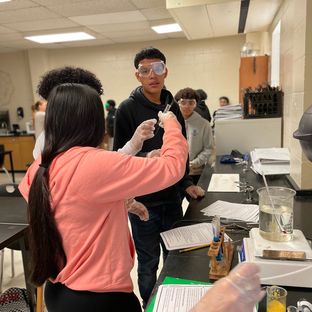 The Last Meal 🧪🧬🌡️🦠☠️

In this molecules testing lab, students tested 3 foods at 3 local restaurants to see which foods “poisoned” the poor victim in our classroom ☠️🤢 🥼 🧫 

Suspense &amp; science #pd4uandMe