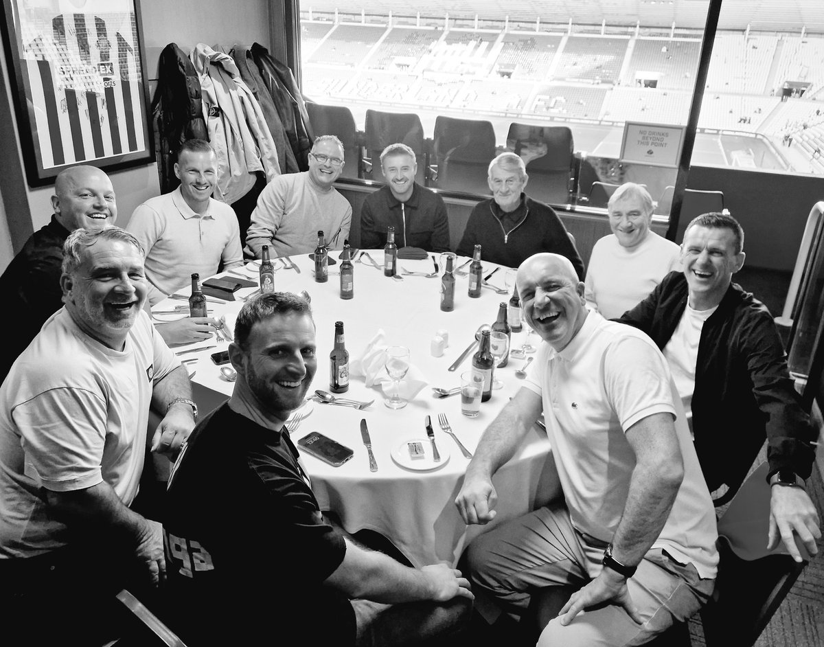 The old <a href="/SunderlandRCA/">Sunderland RCA FC</a>  boys having a great catch up. 
#greattimes