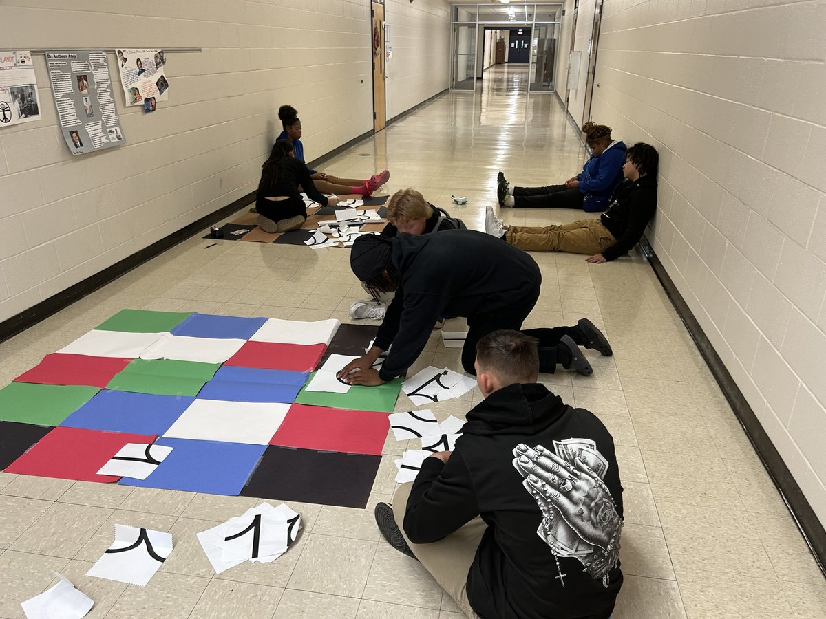 DanielleShawjo1's tweet photo. Computer science students: Standard: CS: AT: Algorithmic Thinking: 1, 2, and 4. 
Students problem solving using finch robots. They must create a pattern for the finches to run by coding. https://t.co/Td6bSZOSOj