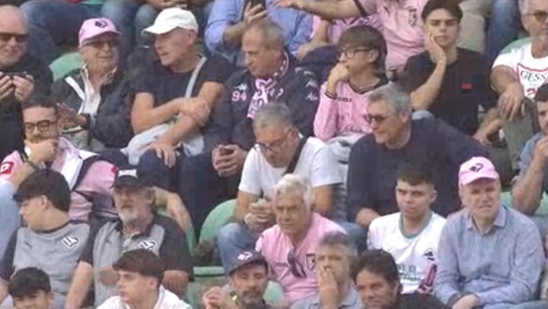 euroPAfcs's tweet photo. ๐ฆ
๐ช #PalermoReggiana #MatchDay #begins #SerieB #PalReg #ForzaPalermo #PinkBlack #Rosanero #Supporters #siamoaquile ๐ฉท๐ค https://t.co/MFTDlYHfxe