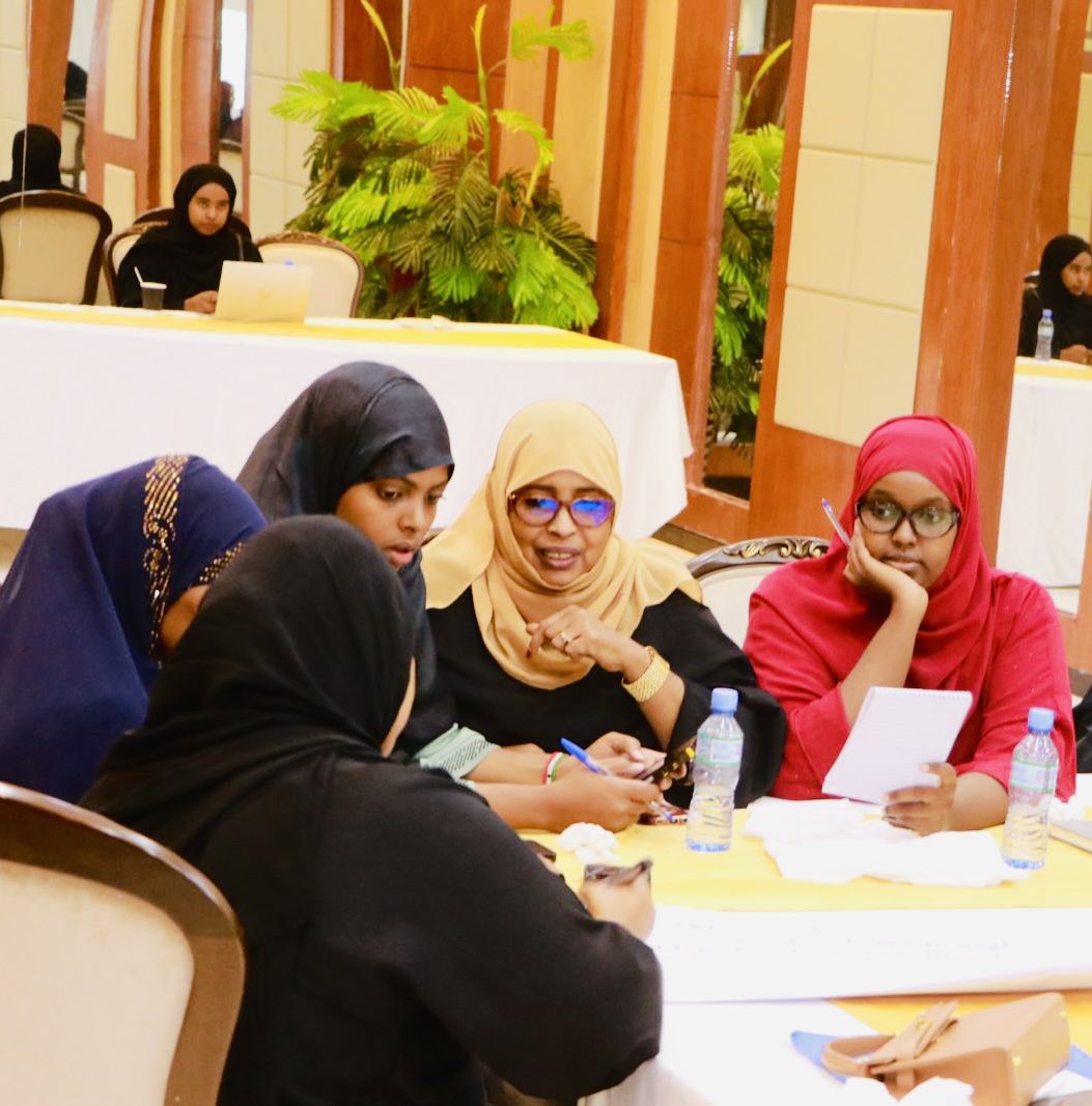 FIMOORG's tweet photo. 🌟 We are proud to announce that FIMO, in collaboration with @SLNECHQ and @WeAreNIMD , is training 20 female journalists in Hargeisa to combat misinformation, hate speech, and cybersecurity threats as we gear up for the #13November2024 #elections! 💪📰 #WomenInJournalism https://t.co/ZhQm6aFBop