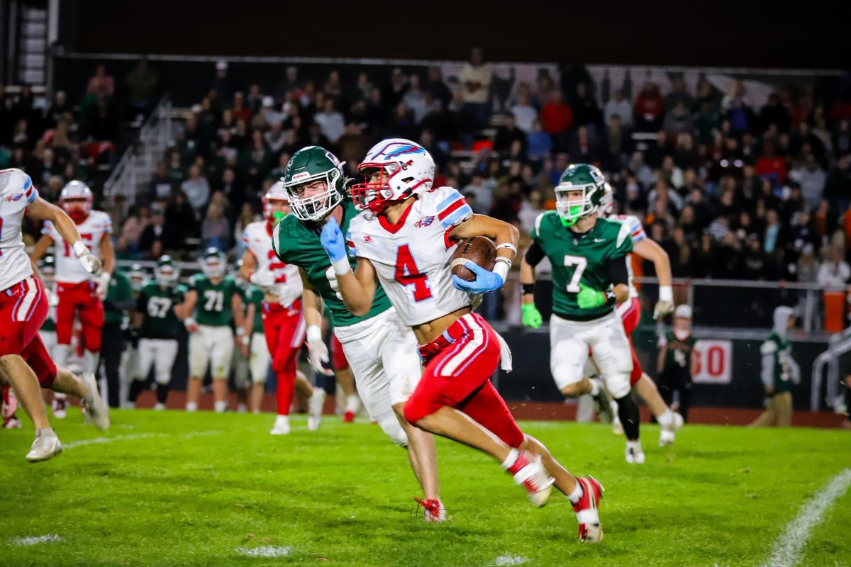 Congrats to senior Andre Lewis for setting new school records for touchdown passes caught in a season and in a career. Andre now has 12 TD’s this season and 21 TD’s in his career!