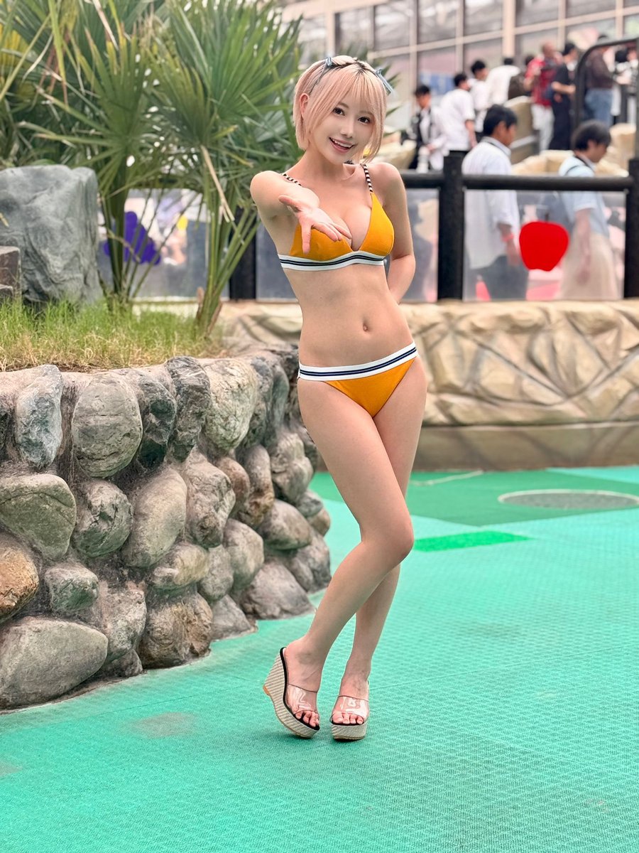 篠崎こころちゃん🥹💙🐾 3回に分けて載せます😌 水着似合いすぎててき