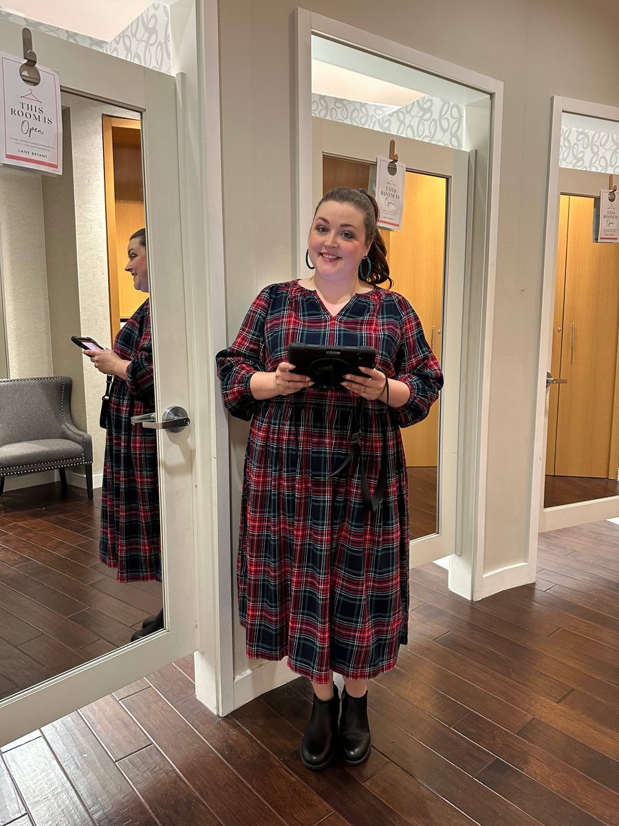 It’s PARTY TIME! Head to your store to shop 40% OFF and join the festivities with special holiday gifts, giveaways &amp; MORE!
Shop: spr.ly/6017q7XPL