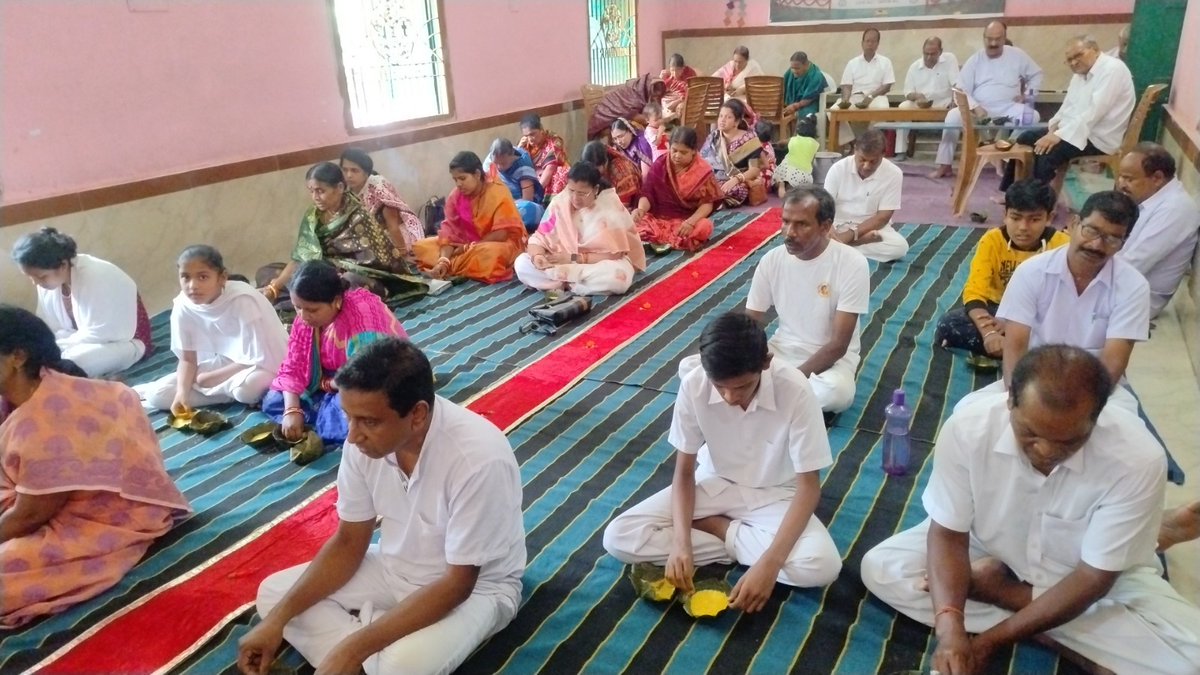 sathyasaiodisha's tweet photo. Loving Sairam..
With the Blessings of Sri Sathya Sai Baba, on 20th October 2024, Avatar Declaration Day was observed with great grandeur and in a serene atmosphere across all Samithis and Bhajan Mandalis of Keonjhar-1 Sai District.
#Avatardeclarationday
#Keonjhar1
-Media Team https://t.co/kUt7diIMmG