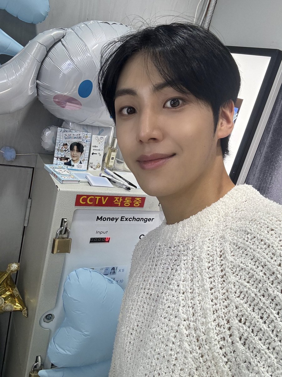 함께 해주시고, 축하해주신 팬분들 진심으로 감사드렸습니다 😊🙏 앞으로 좋은 모습 더 많이 보여드릴게요 ~~! 

#낭만가득_은상이의_행복한날
#은상 #EUNSANG