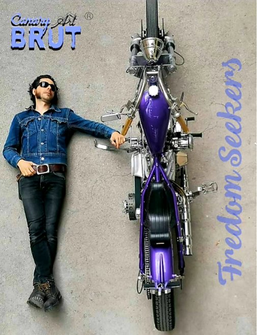BrutCanary's tweet photo. 🚧🌵Entre kilómetros de asfalto y cielos azul violeta, la libertad se viste de nuevos comienzos. 

☆☆☆Fredoom Seekers 

#canarybrut #hechoencanarias🌴 #marcaderopa #canaryislands #carretera #rider #bikers https://t.co/3NZtRFljSH