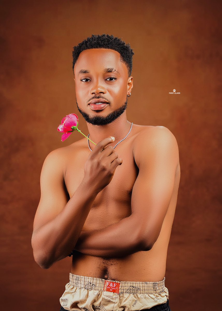 KobbyLord022's tweet image. New song dropping soon title (Smile 🥀🎶). #kobbyLord   #LightMe 🕯