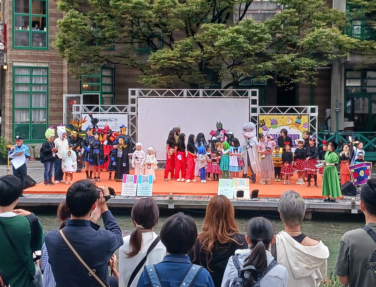 kawakin_kiss's tweet photo. ハロウィンフェスティバル
仮装コンテスト🎃
今回のハロウィンフェスは
神戸マツダファンフェスタと
同時開催🎊
10/27日も六甲アイランドに
遊びにきてね🚘🚃
✅https://t.co/VHaegntnh0
#KMFF
#KissFMKOBE
#カワキン
#神戸ファッションマート https://t.co/hlH2pNAMmF