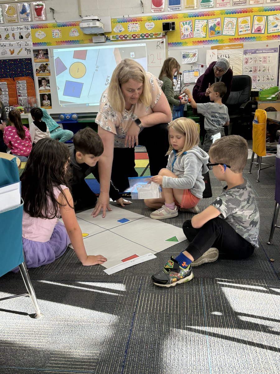 PrassPaxson's tweet photo. Kindergarten students practice cooperative behaviors when working in groups! They can discuss, identify, sort and classify two dimensional shapes in their environment. #WorkInTeams #EngagedCollaborators @KetteringSchls @KCSPortraitGrad @paularhoades73 https://t.co/oBEVof0qc4