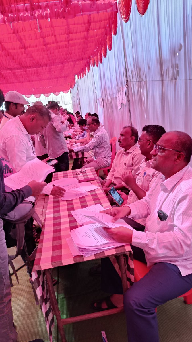 महाराष्ट्र विधानसभा चुनाव नोव्हेंबर 2024 
  सरकारी कर्मीयो मे पोस्टल बॅलेट के प्रति भारी उत्साह 
          #voteforOPS