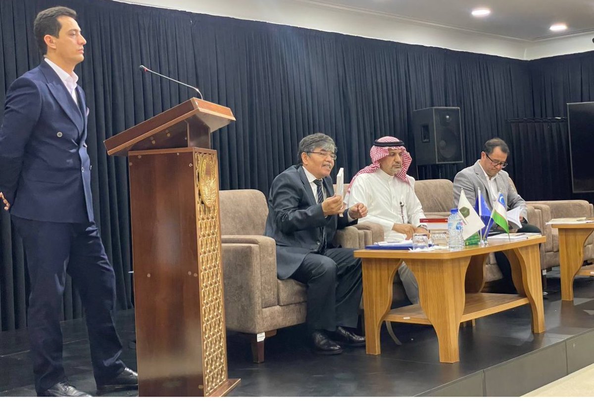 drmajedat's tweet image. لقاء معرفي في مدرسة/عبدالله قادري الإبداعية
(العلاقات الأدبية: الأوزبكية/العربية)
وتم تدشين عدة كتب تم ترجمتها من الأدب الأوزبكي إلى العربية
بمشاركة اتحاد كتاب أوزبكستان وعدد من الأدباء والشعراء والطلاب
@UzbekEmb_riyadh
@KSAembassyUZ 
@M_CIARS