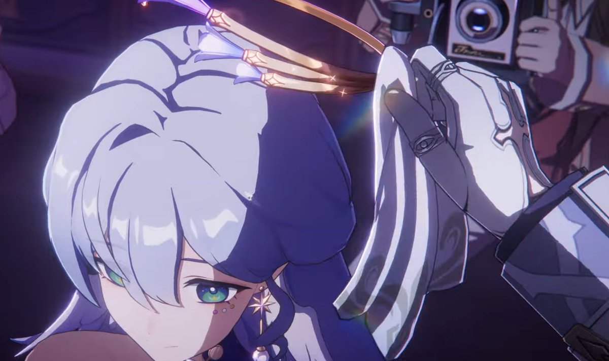 로빈 캐릭터 pv는 로빈을 억압하는 상황들이 비춰지는데. 그 중 하나가 선데이라는 점이 되게 기묘함.