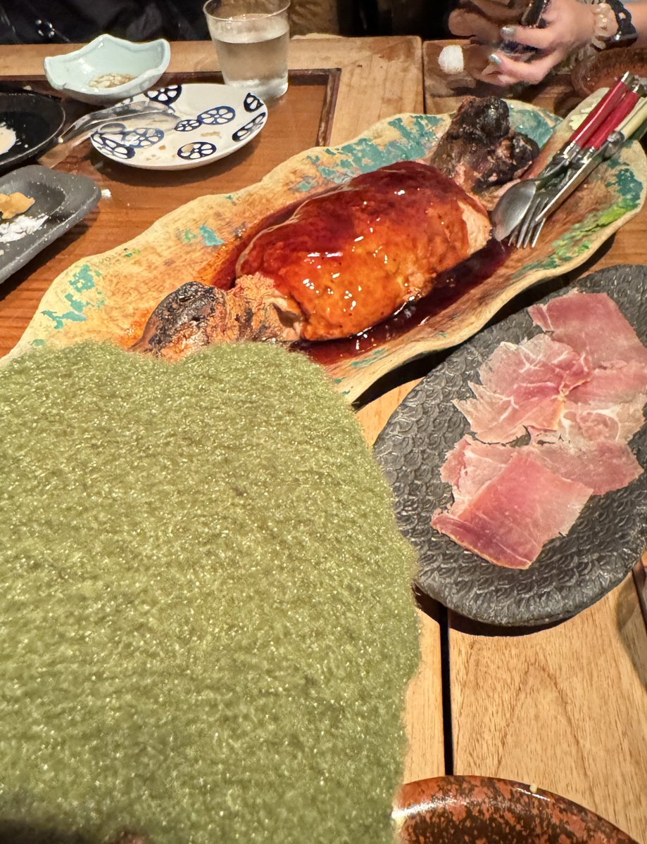 ごらんけろっぱ、マンガみたいな肉だよ
マンガみたいな肉、けろっぱだよ 