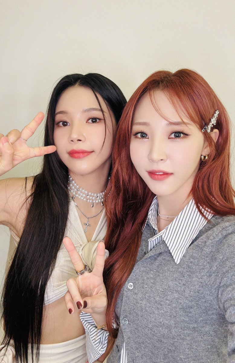 RBW_MAMAMOO's tweet image. [#마마무+]

우리 무무 여러분 잠시 후 10시 40분
KBS ‘2024 뮤직뱅크 in 마드리드’
무무 만나러 온 마마무 〰️ 플러스 ➕❕

절대 놓칠 수 없는 마마무 플러스의 
무대 만나러 가볼까요🔥

#마마무플러스 #MAMAMOOplus