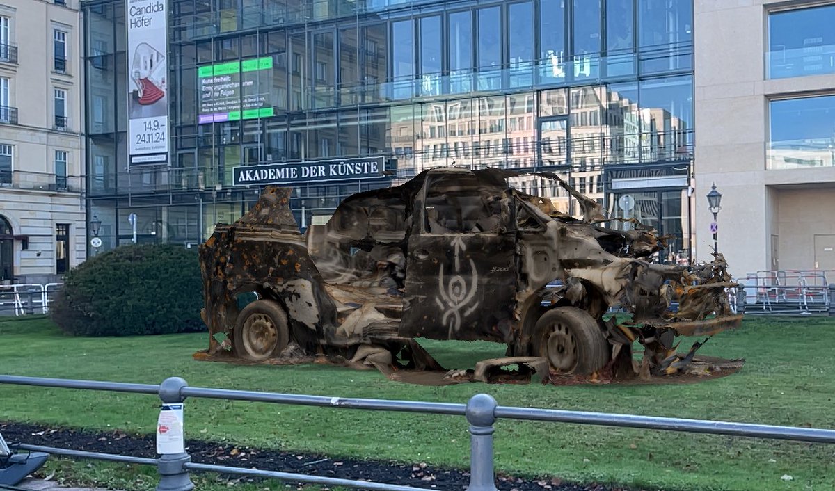 AR CITIES | Digital Art in The Streets
by <a href="/streetgalleryio/">Street Gallery</a> 

<a href="/SofiiaPrivet/">Sofiia Privét 🇺🇦</a> | Berlin, The Brandenburg Gate. 

Near: <a href="/AdK_Berlin/">Akademie der Künste</a> 🫶

An AR installations map and artist list will be ready by tomorrow. ^^