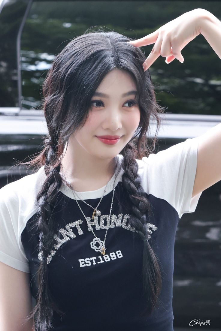 joyxgallery's tweet photo. joy's eyesmile !! she’s so adorable https://t.co/zUiwmOiiB4