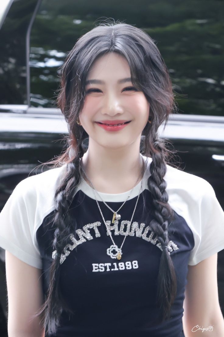 joyxgallery's tweet photo. joy's eyesmile !! she’s so adorable https://t.co/zUiwmOiiB4
