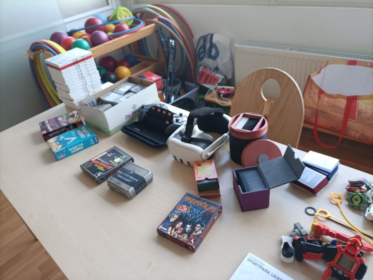 Heute haben wir die deutsche Meisterschaft im klassischen Tetris bei uns! Wenn ihr noch nichts vorhabt, gibt es dieses Wochenende nichts schöneres für Gamingbegeisterte jener Art! Wir haben auch: N64, VR, Wii, Gamecube, TCGs, Beyblade und viele Brettspiele!
#tetris #games #esport