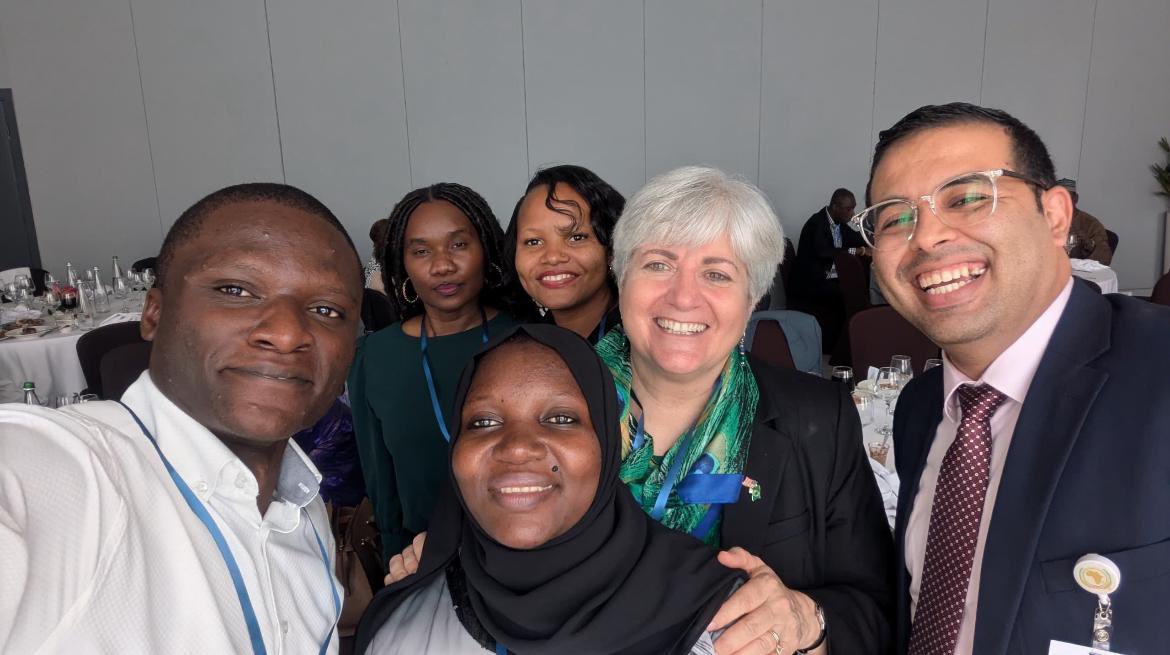 <a href="/US_AU/">US Mission to the AU</a> Ambassador Stephanie Sullivan met several of the AU Youth Ambassadors for Peace and WiseYouth Ambassadors in Abidjan. These representatives embody the importance of youth to securing Africa’s peaceful and prosperous future. #USMissonAU #AYAP #WiseYouth #AU #Africa