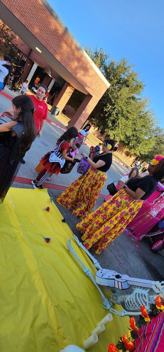 Mrs. Gonzalez (@gonza2ndgrade) on Twitter photo 2nd grade did a fabulous job with our Dia de los muertos altar honoring influential people like Selena, Celia Cruz, and Cesar Chavez. Good job team! <a href="/he_pto/">Humble Elementary PTO</a> <a href="/HumbleISD_HE/">Humble Elementary</a> <a href="/moore2nd/">NdotMoore2nd</a> @paulina_strom 2nd grade did a fabulous job with our Dia de los muertos altar honoring influential people like Selena, Celia Cruz, and Cesar Chavez. Good job team! <a href="/he_pto/">Humble Elementary PTO</a> <a href="/HumbleISD_HE/">Humble Elementary</a> <a href="/moore2nd/">NdotMoore2nd</a> @paulina_strom