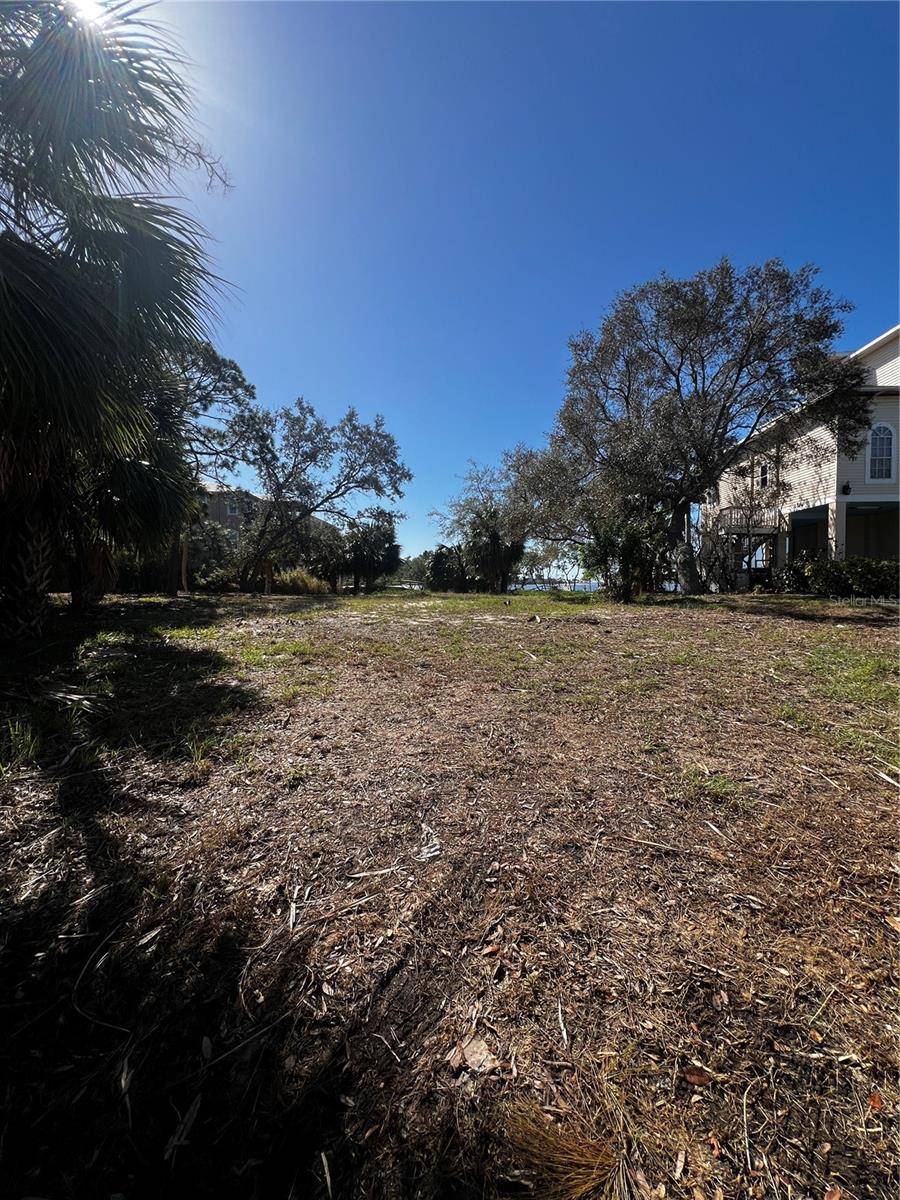 vlegrow1's tweet photo. GRAND CENTRAL DR, Tarpon Springs, FL 34689 just hit the market!
Take a look at this awesome space: https://t.co/ARz2dZcM86 https://t.co/01rb9QwA20