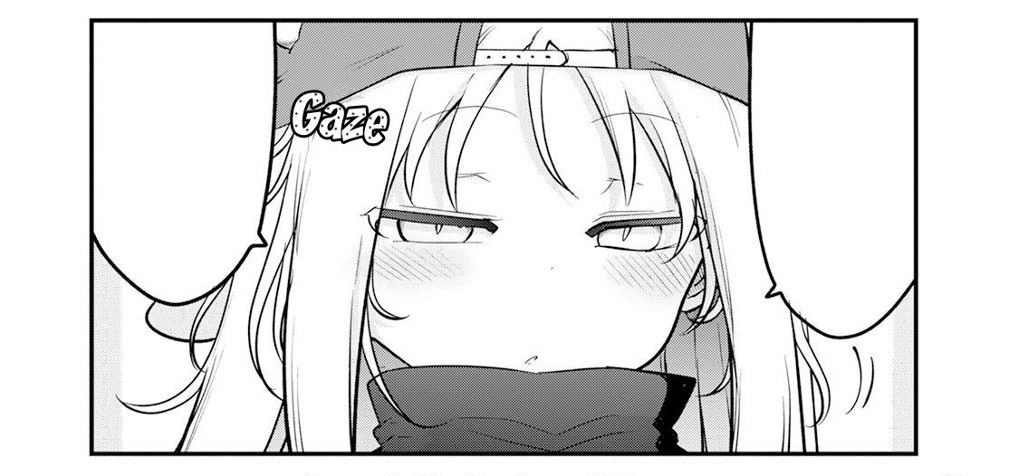 le esta juzgando con la mirada..