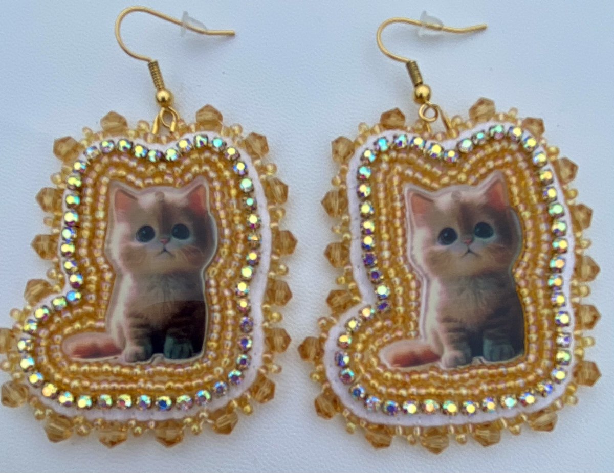 aidfleek's tweet image. $75 Meow, meow, meow 🎶 
Get your big eyes Meme kitties now! Send to your cat crazed Auntie and tell her free US shipping w code YODA 🐈 
#cat #catlover #cats 

look-beadwork.myshopify.com
