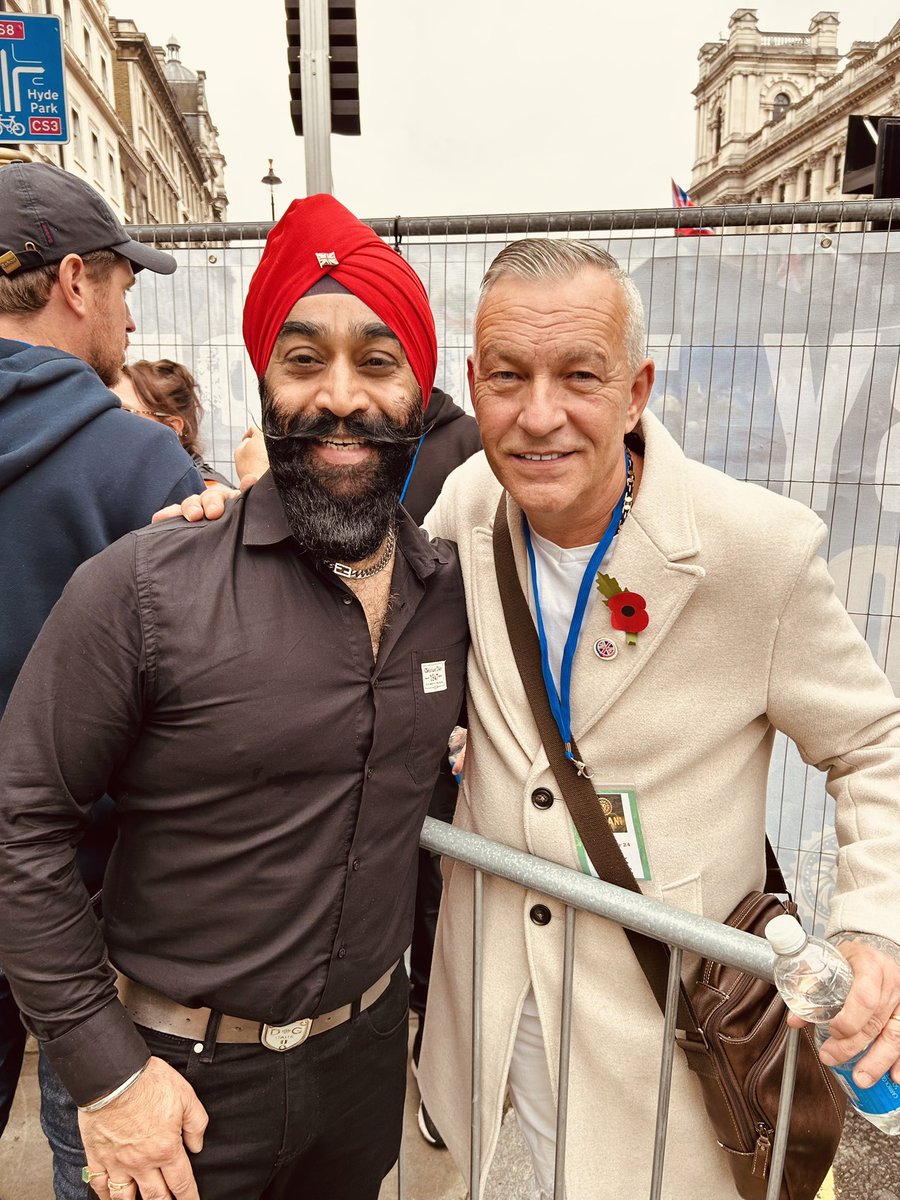 kingkapoor72's tweet photo. Is this the Rally of Racists ?
#FreeTommyRobinson https://t.co/QCSO2al0WD