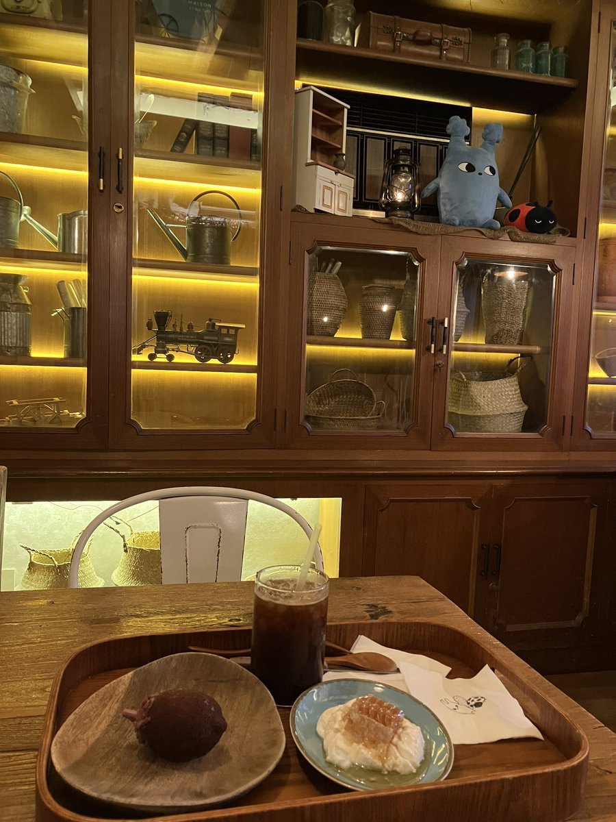 fromkiki960's tweet photo. 【韓国一人旅】
安国のDOTORIでグリークヨーグルトとコーヒーでまったりした時間💛
#seoul #韓国 #安国 #グリークヨーグルト #dotori https://t.co/hmVRtOSYfn