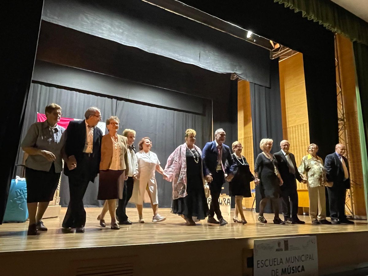 psoepinto's tweet photo. Una vez más, hemos disfrutado muchísimo en la XX semana cultura de la Casa Castilla la Mancha. Una obra muy divertida y unos actores magníficos.
Muchas gracias por invitarnos.
#PSOEPinto #PSOEPintoConLaCultura https://t.co/tUFEmDnGWY