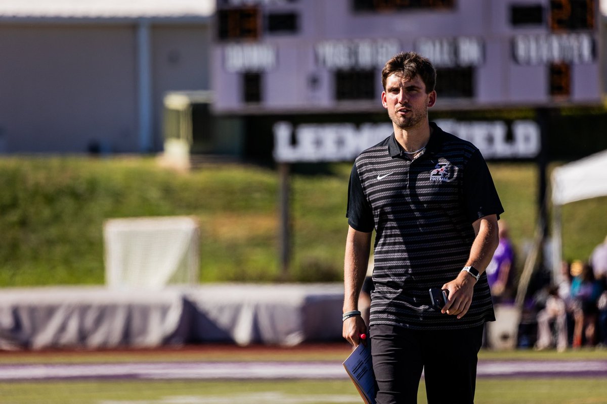coachburke89's tweet photo. OPPORTUNITY 8. Road Warriors. Pressure is just opportunity with a little dressing on it, still the same game! #GETOPEN https://t.co/TDoHfhOTkw