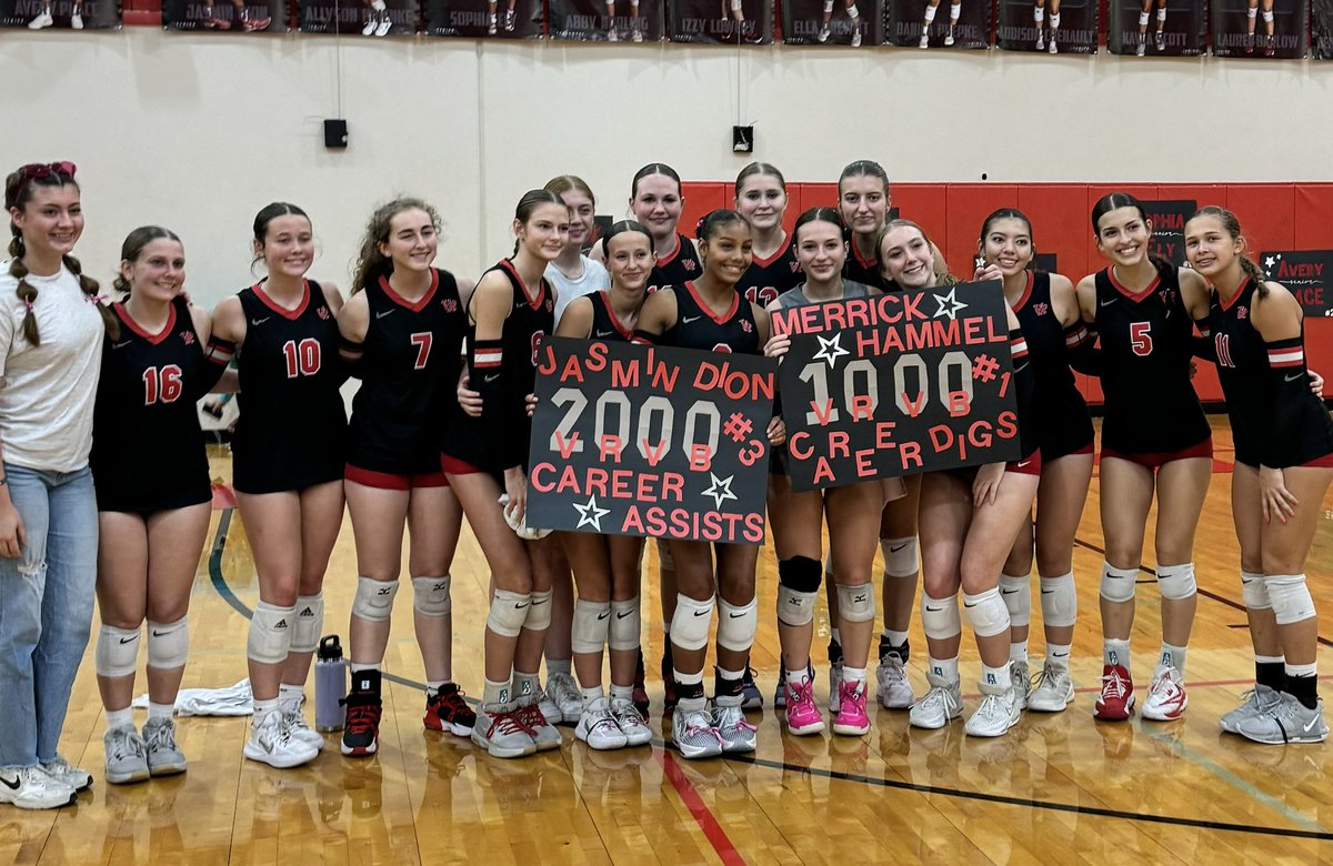 EcargKristi's tweet photo. Yeah @MerrickHammel !
#1000digs #vrhs #volleyball https://t.co/gqurHynZHp