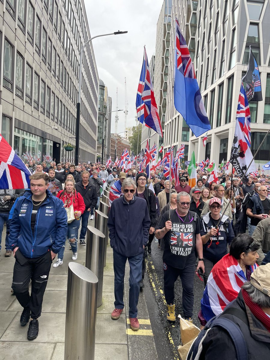 Substantial numbers on today’s demo called by fascist Tommy Robinson, despite his remand into custody. We’ll have some analysis later… #antifa #nopasaran #StopTommyRobinson