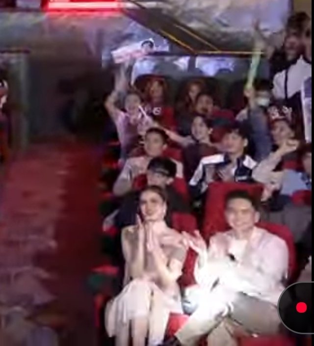 your_iya_'s tweet photo. hello my jarrese 
#Jarrese 
#PBBGen11BigNigth https://t.co/BxJcfDDnZj