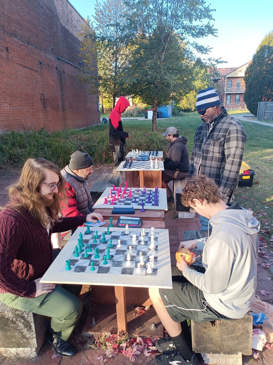 TremeChessClub's tweet photo. Chess this morning in old north st Louis #chess #chesspunks #stlswingers #StLouis https://t.co/gkejyH6Vmb