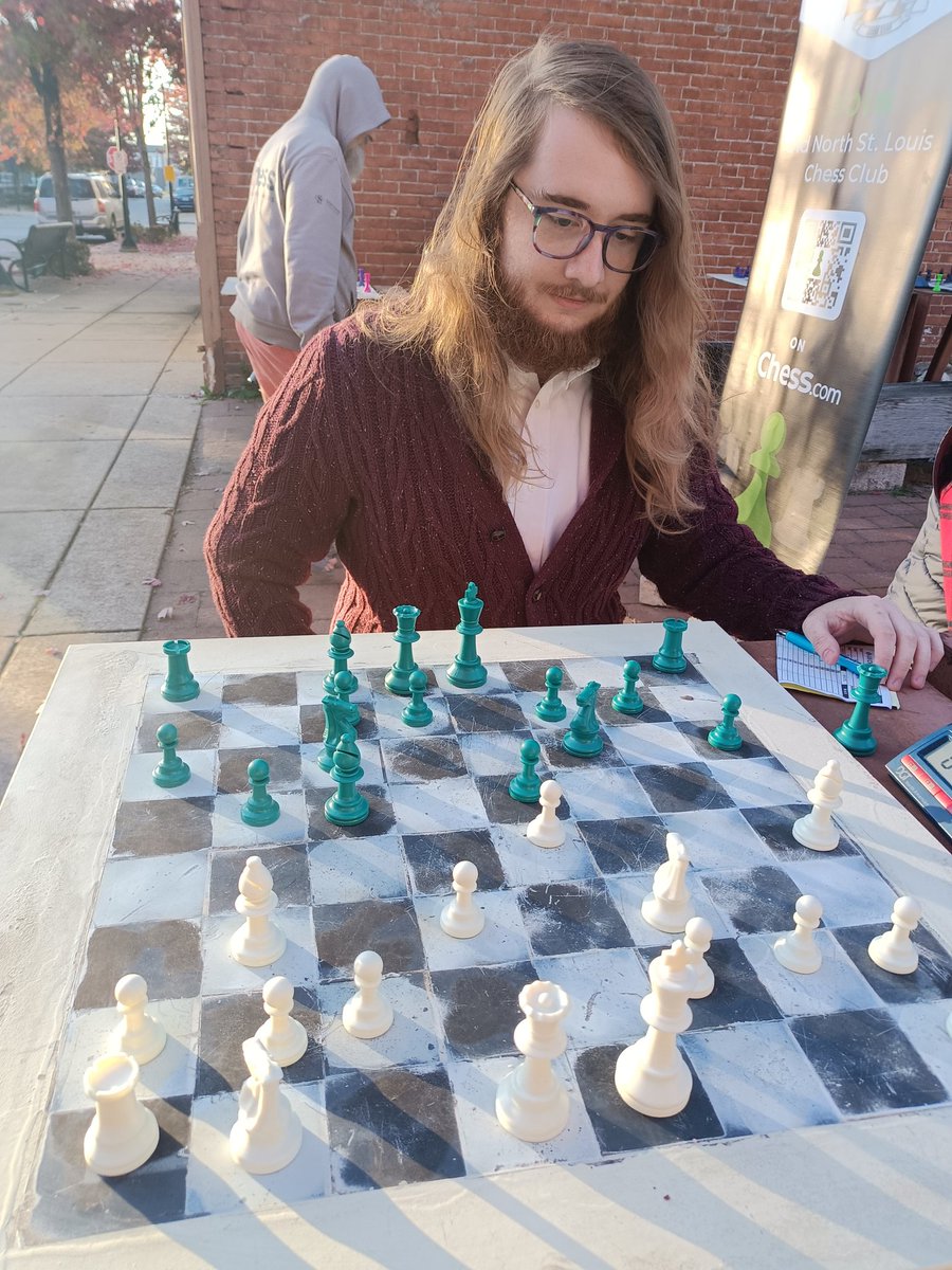 TremeChessClub's tweet photo. Chess this morning in old north st Louis #chess #chesspunks #stlswingers #StLouis https://t.co/gkejyH6Vmb