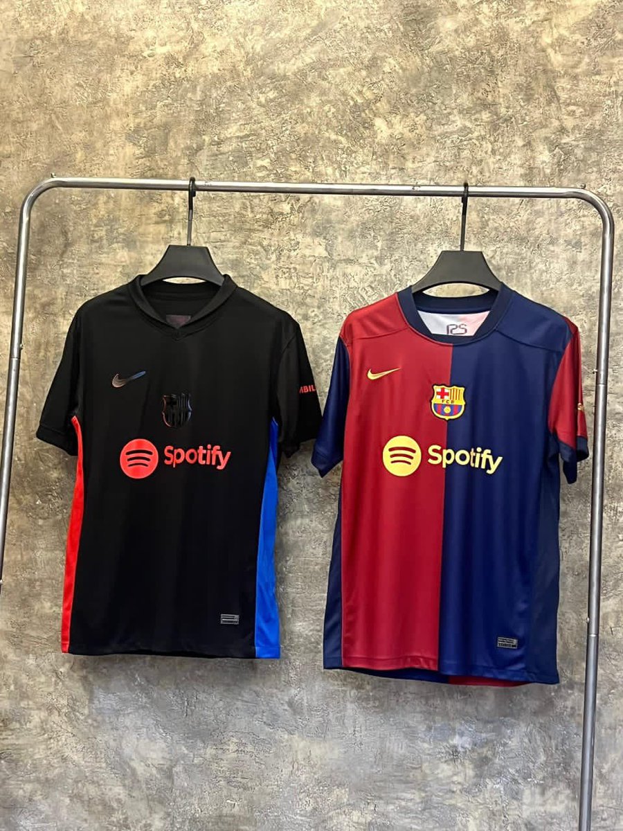 Hello, Barcelona fans!

If Barcelona wins, I’ll give away one customized original jersey to a lucky fan who likes, retweets, and comments on this post.

Retweet to let other Barcelona fans join in!