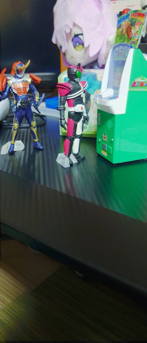 xaizer9694's tweet photo. 500円ガチャでいいの見つけたからミニ筐体と合わせてみたらなんか微妙にちゃっちい感 https://t.co/LE1f71hYaM