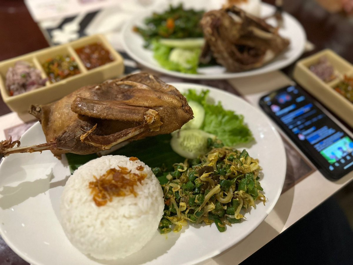 Prismrangers's tweet photo. Happy weekend! Time to spend my #PlayToRice money to buy 🍚 & 🦆
#AxieInfinity $AXS @AxieInfinity @Ronin_Network https://t.co/ZwYE9cWMwq
