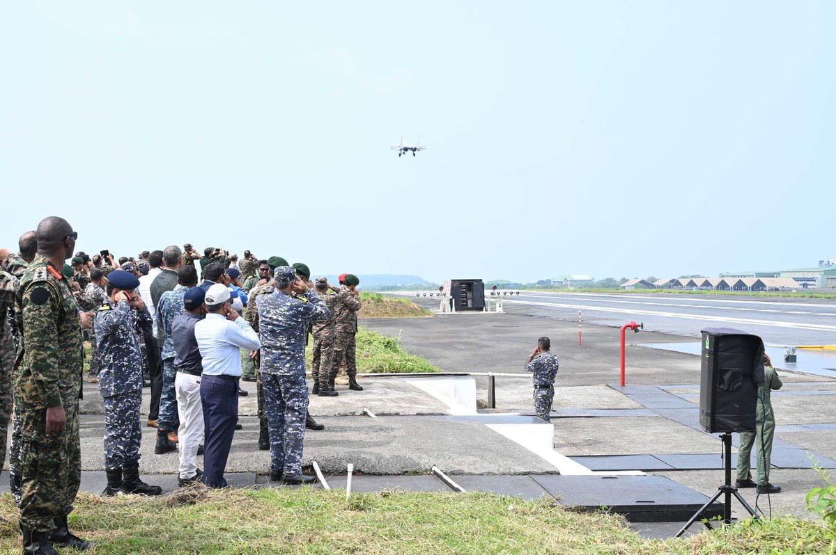 IN_GNA's tweet photo. …(2/2)
and had air experience onboard P8I (LRMR) & Dornier A/c. The static display of air assets gave them insight on multifaceted operational capabilities of Hansa. Momentos were presented to Dy Comdt, NDC by #FOGA & CO Hansa.
@indiannavy @IN_WNC @PIB_Panaji @HQ_IDS_India https://t.co/Ty9kF38MWQ