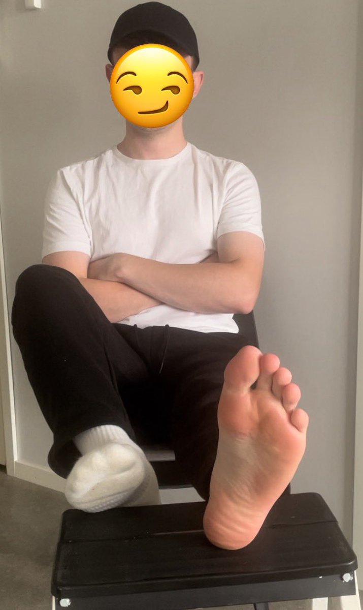 SwedishFootMaster tweet media